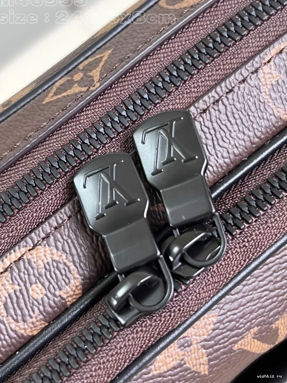 WIS cm Alpha-24*16*8 Nano LOUIS VUITTON 0130